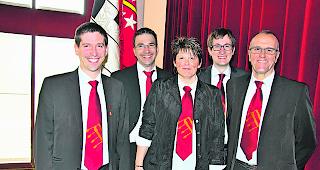 Hohe Erwartungen. Der Vorstand des Kantonalverbands freut sich auf das grosse Gesangfest. Von links: Laurent Bovier (Pr&auml;sident), Blaise Lovisa (Kommunikation), Nadine Meyer (Sekretariat), St&eacute;phane Fournier (Kommunikation) und Christian Dessimoz (Kassier). 