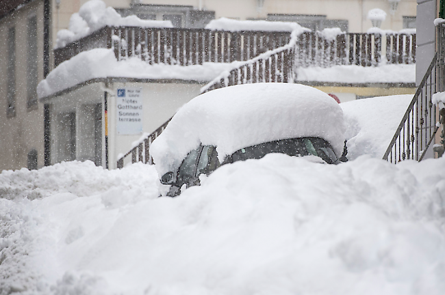 Das Dorf Goeschenen versinkt am 31. März im Schnee.