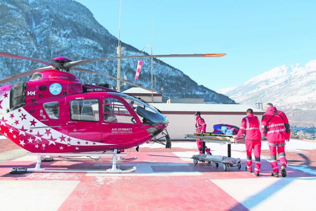 Strenge Zeit. Während der Osterfeiertage hatte es die Air Zermatt vor allem mit typischen Pistenunfällen zu tun. 