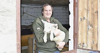 Dominik Karlen hofft, bald auch seine Liebste zu herzen.