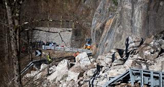 Die Sucharbeiten nach eventuellen weiteren Opfern waren am Mittwoch noch immer in Gang.