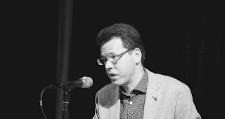 Eigenes. Nicolas Eyer liest im World Nature Forum eigene Texte.  