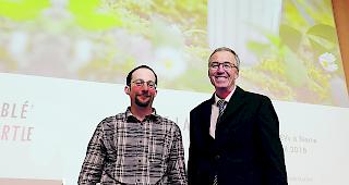 Weiterk&auml;mpfen. Der Vizepr&auml;sident, Roman Arnold (links), und der Pr&auml;sident des Walliser Milchverbands, Michel Bonjean. 