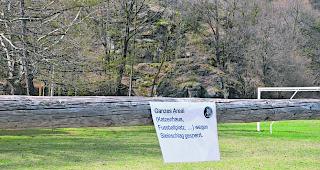 Vorsicht. Oberhalb des Visper &laquo;Chatzuh&uuml;s&raquo; herrscht derzeit Steinschlaggefahr. Das Naherholungsgebiet und der &laquo;B&auml;rgjiw&auml;g&raquo; bleiben vorl&auml;ufig gesperrt. 