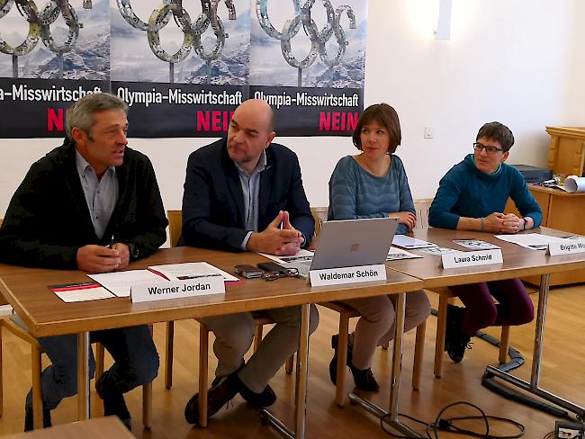 Kommunikationsberater Waldemar Schön engagierte sich diese Woche zusammen mit SP-Grossrat Werner Jordan, WWF-Geschäftsleiterin Laura Schmid und Brigitte Wolf, Präsidentin Grüne Oberwallis für ein Nein zu «Sion 2026».

