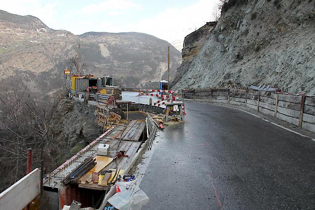 Im Januar haben auf der Strasse nach Visperterminen Unwetter grosse Schäden verursacht.