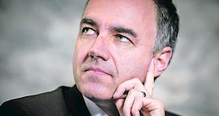 Staatsrat Christophe Darbellay bef&uuml;rchtet, dass durch eine Konzentration der Information am Standort Z&uuml;rich die Berichterstattung &uuml;ber entferntere Landesteile, wie das Wallis, hinten anstehen m&uuml;sste.