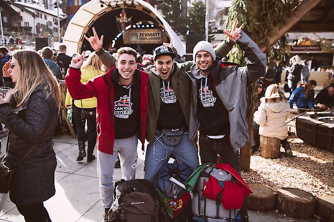 Joao Pedro Oliveira, Miguel Silva und Giuliano Ragusa haben für die dritte Nacht eine Couch in Zermatt zugesagt bekommen.