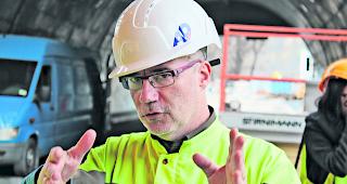 Im Einsatz f&uuml;r die A9. Martin Hutter wird wie auch Staatsratspr&auml;sident Jacques Melly und J&uuml;rg R&ouml;thlisberger vom ASTRA an der Er&ouml;ffnung des Tunnels Eyholz das Wort an die G&auml;ste richten. 