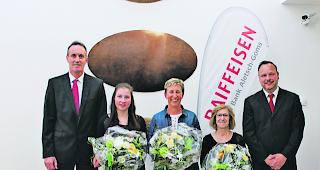 Meilenstein. Von links: Urs Imwinkelried, Vorsitzender der Bankleitung, Anja Kummer, Claudia Walker-Rieder, Ana Maria Das Dores Gon&ccedil;alves und Marco Ritz, Stv. Vorsitzender der Bankleitung. 