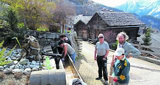 Fr&uuml;hlingsputz. Die Helfer zeigten vollen Einsatz.  