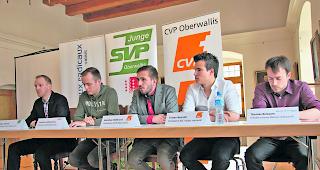 F&uuml;r &laquo;Sion 2026&raquo;. Von links: Diego Schmid, JSVPO, Christian Anthamatten, JCSPO, Matthias Hildbrand, JCVPO, Tristan Neurohr, JCVPU, und Thomas Birbaum, JFDP.