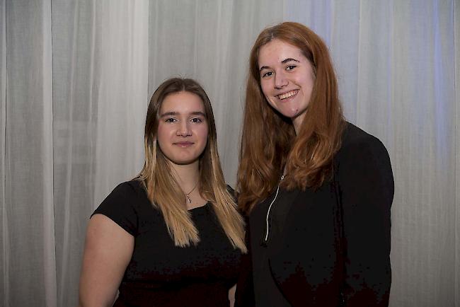 Patricia Mutter (18), Naters, und Medea Schumacher (18), Glis.