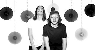 Jung und produktiv. Die beiden 21-j&auml;hrigen Francisco Cortez (Frank the Songman, links) und Silvan Truffer (Mindboy). 