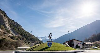 Durch die am Freitag offizielle er&ouml;ffnete Umfahrung bei Sembrancher soll die Verkehrssicherheit von Anwohnern und Verkehrsteilnehmern verbessert werden.  