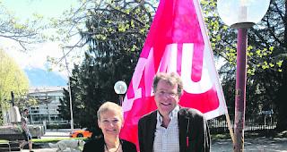 80 Delegierte an der DV. Doris Schmidhalter-N&auml;fen, Pr&auml;sidentin Unia Wallis, und German Eyer, Sektionssekret&auml;r Oberwallis. 