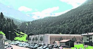 Alte Variante vom Tisch. Die urspr&uuml;nglich geplante einst&ouml;ckige Halle ist f&uuml;r Saas-Grund kein Thema mehr. Von der neuen zweist&ouml;ckigen Variante existiert zurzeit noch kein Bildmaterial. 