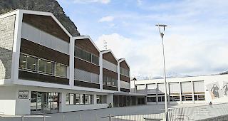 Laut der IG Freiheit sind auf Pausenpl&auml;tzen, hier vor der Staldner Schule, eher Schl&auml;gereien ein Problem als Sch&uuml;ler, die sich gern haben.