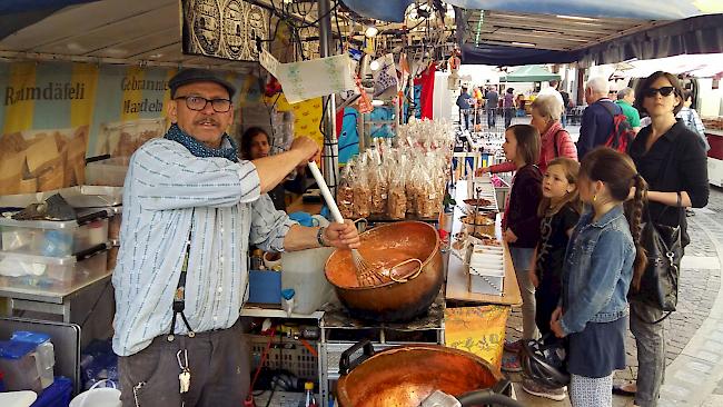 Reges Treiben. Impressionen vom traditionellen Visper Frühlingsmarkt.