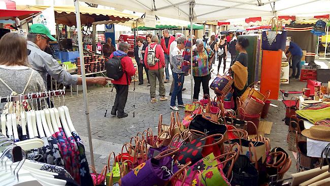 Reges Treiben. Impressionen vom traditionellen Visper Frühlingsmarkt.