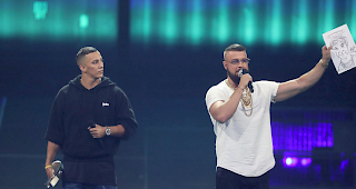 Konsequenzen. Nach dem Skandal bei der diesj&auml;hrigen Verleihung um die beiden Rapper Kollegah und Farid Bang wird der Musikpreis Echo abgeschafft.