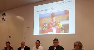 Vorstandsmitglieder Verein Oberwallis, von links: Christine Clausen, Niklaus Furger, Christian Grichtig, Gilbert Loretan und Romy Biner. Nicht im Bild: Franz Ruppen und Bernhard Schwestermann.