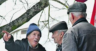 Nicht vereinsamen. Kontakte pflegen  &ndash;  auch im Alter etwas vom Wichtigsten. 