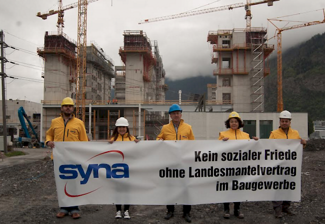 1.-Mai-Aktion der Gewerkschaft Syna vor der Grossbaustelle der Lonza.