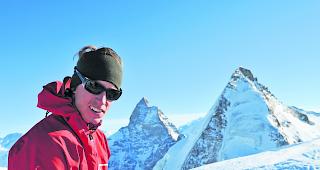     &laquo;Wir leisteten Erstversorgung der bewusstlosen Patienten, bevor sie zur H&uuml;tte geflogen wurden&raquo;
    Rettungsspezialist Simon Anthamatten