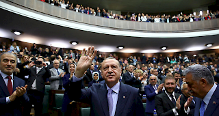 Drohung. Nach den Parlaments- und Pr&auml;sidentschaftswahlen vom kommenden 24. Juni will der t&uuml;rkische Pr&auml;sident Recep Tayyip weitere Milit&auml;roffensiven jenseits der Grenzen seines Landes ausf&uuml;hren.