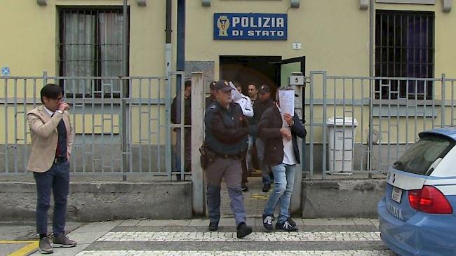 Zugriff. Die italienische Polizei verhaftete am Montagmorgen 13 Verdächtige.