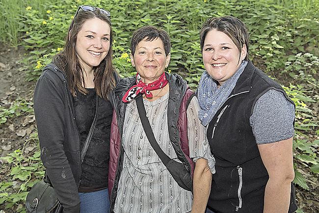 Sandrine (25), Imelda (56) und Fabienne Williner (34), Visp.