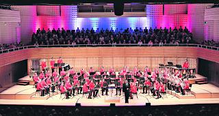 Gastspiel in Brig. Die &laquo;Central Band&raquo; des Schweizer Armeespiels steht derzeit unter der Leitung des Oberwallisers Aldo Werlen. 