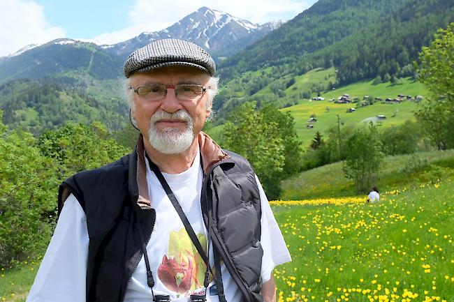 Der Tulpenpapst und Zunftmeister Alex Agten weiss einiges über die Grengjer Tulpen zu erzählen.