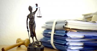 Der Fall um eine get&ouml;tete Lehrerin, der ab Dienstag vor dem Geschworenengericht Mendrisio in Lugano verhandelt wird, hatte im Tessin wegen der besonderen Brutalit&auml;t f&uuml;r grosses Aufsehen gesorgt. 