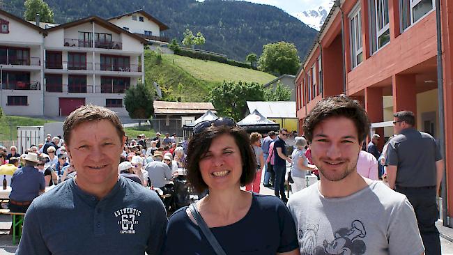 Heinz (54), Christine (52) und Jan (18) Zimmermann aus Naters.