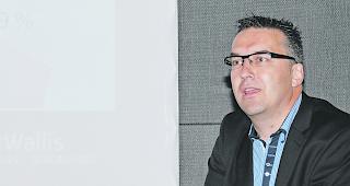 Zufrieden. Berno Stoffel, Pr&auml;sident der Walliser Bergbahnen. 