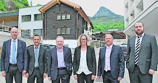 Engagiert. Sektionspr&auml;sident Matthias Eggel, Gesch&auml;ftsf&uuml;hrer Reinhard Meichtry, Vorstandsmitglied Stefanie Zimmermann, Ansgar Gm&uuml;r, Direktor HEV Schweiz, sowie die Vorstandsmitglieder Daniel Ritz und Christian Perrig (von rechts). 