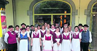 Bodenst&auml;ndige Kost. Der Trachtenverein Glis lockt am Donnerstag ins Zeughaus Kultur  &ndash;  und zwar gemeinsam mit der Trachtentanzgruppe Naters und &laquo;Tobias gibt Vollgas&raquo;. 