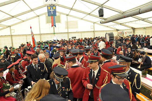 Impressionen des 81. Bezirksmusikfests des Bezirks Brig in Simplon Dorf.