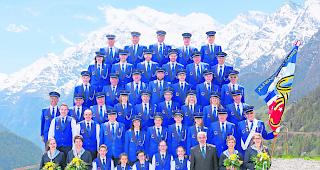 Stolz. Nicht weniger als 43 aktive Mitglieder z&auml;hlt die MG &laquo;Alpengruss&raquo; aus Embd, die am kommenden Wochenende nach Stalden zum 70. Bezirksmusikfest Visp einl&auml;dt. 