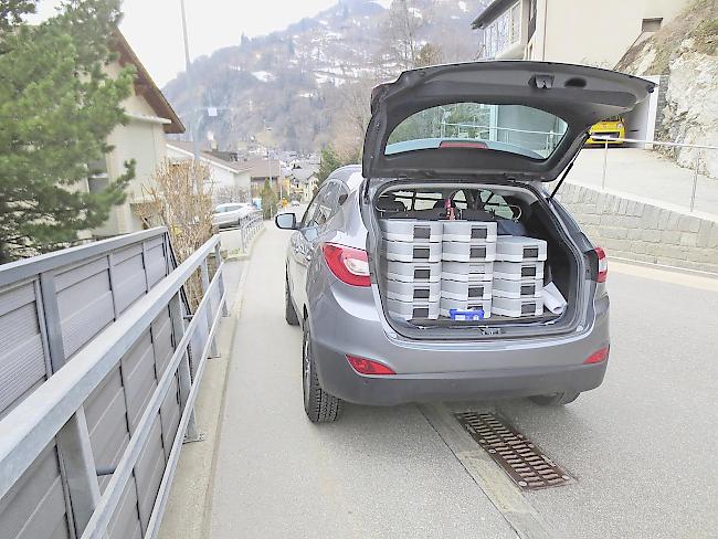 Die Mahlzeitenlieferanten müssen immer wieder mal ihre Fahrzeuge kurzzeitig auf Trottoirs oder vor Hauseingängen abstellen.