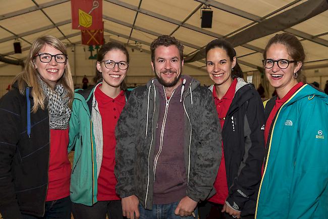 Andrea Jost (28), Gabriela Arnold (25), Giovanni Gerold (31), Romana Walther (31), Laura Rittiner (25), Simplon-Dorf.