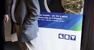 Werbebanner an der Generalversammlung des Graubuendnerischen Baumeisterverbandes. Dieser wurde vom Weko nicht geb&uuml;sst. 