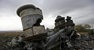 Teil der abgest&uuml;rzten Maschine der Malaysia Airlines am Ungkl&uuml;cksort.