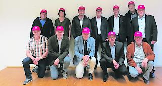 Geschlossen. Die Gemeindepr&auml;sidenten des Bezirks Leuk.  