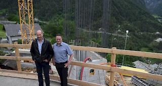 Von links: Vizepr&auml;sident Ivo Abgottspon und J&uuml;rgen Brigger, Gemeindepr&auml;sident von Staldenried.