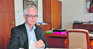 Keine Kristallkugel, aber: Nicolas Antille glaubt nicht an die Zukunft von Tageszeitungen in Papierform. 