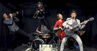 gampeljazz 2018. Eine internationale Combo aus London, Berlin, Neuenburg und Appenzell: Am Abend vom 8. September sorgt unter anderem The Waffle Machine Orchestra f&uuml;r ein knackiges Swing-Programm.