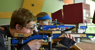 Enrico Stoffel (Visp-Eyholz): Doppeleinsatz und Doppelbelastung als Liegendsch&uuml;tze in der KKMM und in der KKGM.